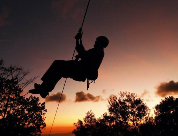 extremo-park-zipline-duskpng